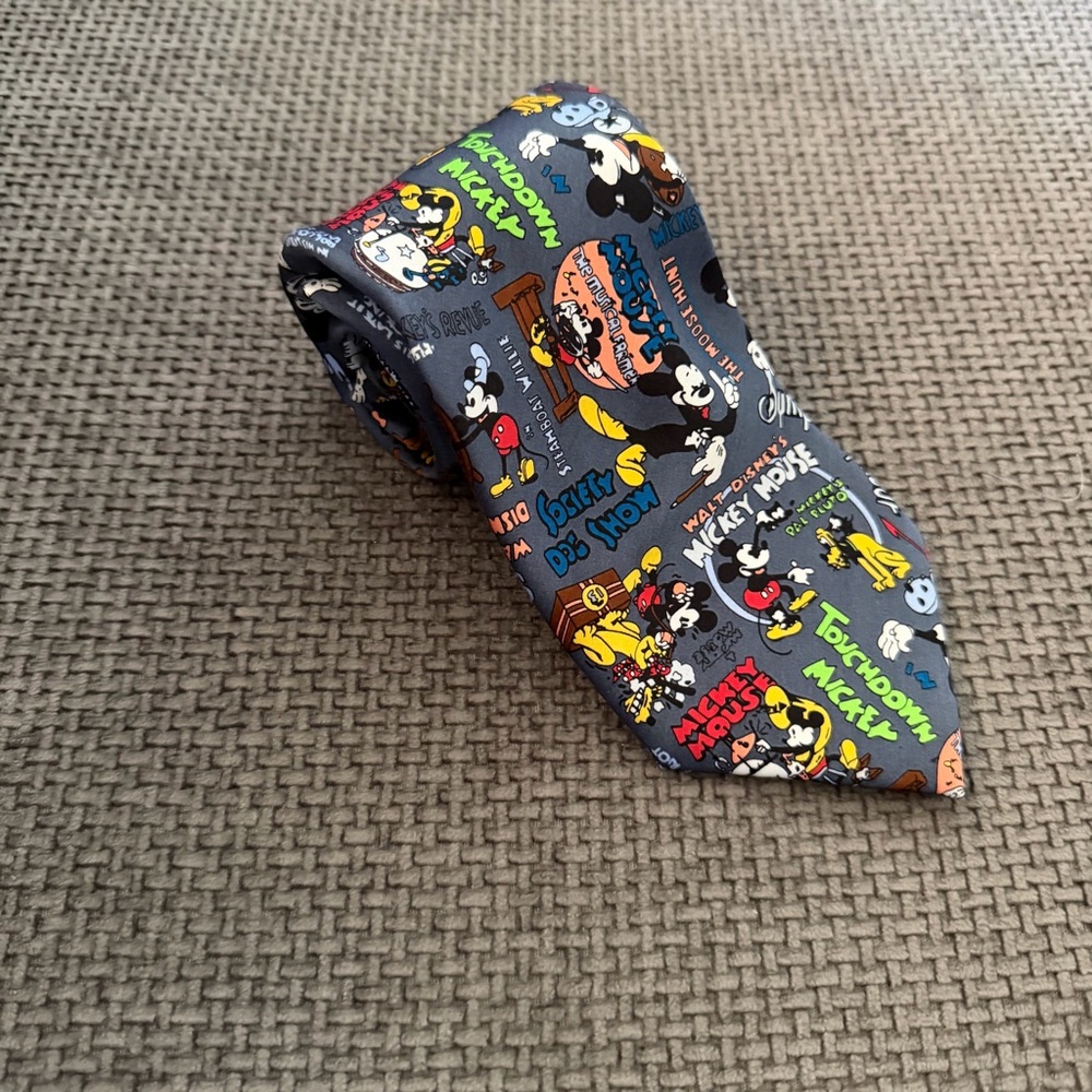 Mickey Mouse Necktie Disney Parks 100% Silk Tie Disneyland Gray Character Whimsy